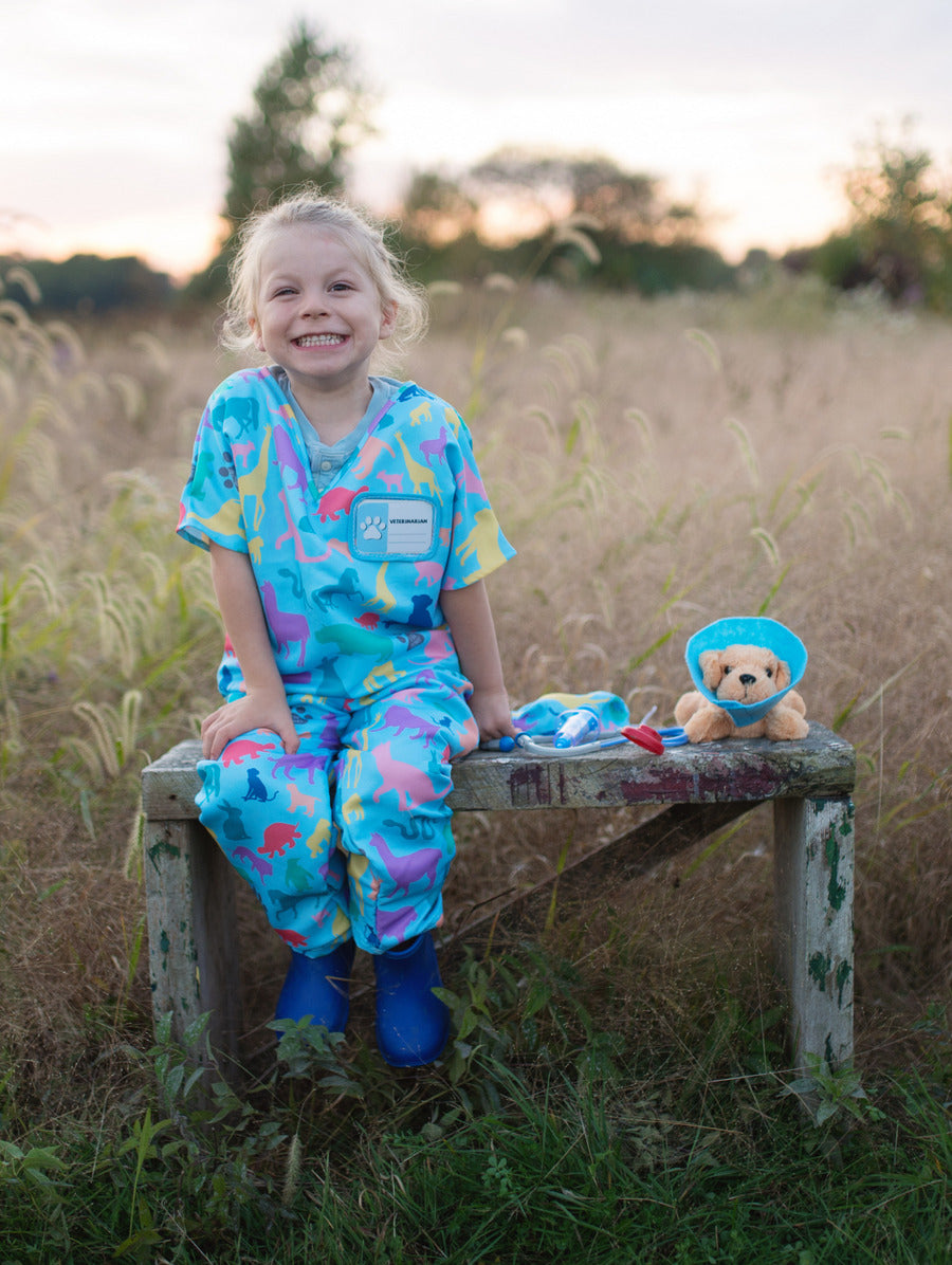 Veterinarian Scrubs With Accessories