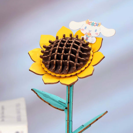 Hello Kitty® and Friends Flower Puzzle: Cinnamaroll Sunflower