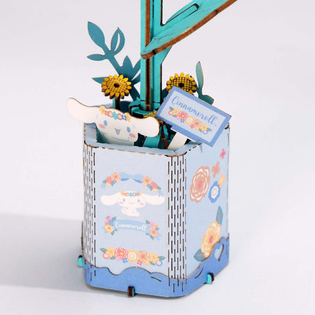 Hello Kitty® and Friends Flower Puzzle: Cinnamaroll Sunflower