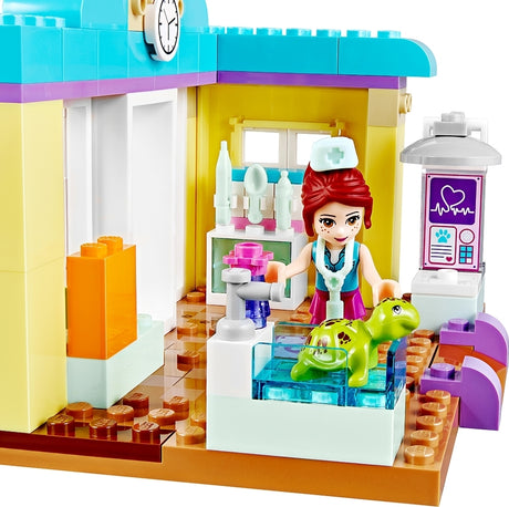 LEGO® Juniors: Mia's Vet Clinic