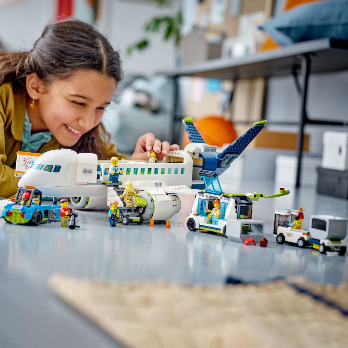 LEGO® City Big Vehicles: Passenger Airplane