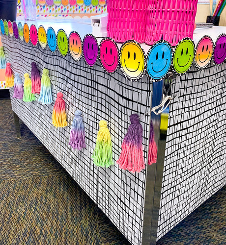 Brights 4Ever Smiley Faces Die-Cut Border Trim