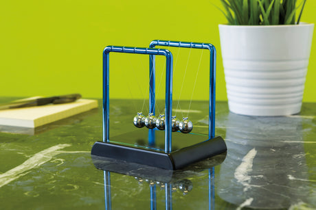 NEWTONS CRADLE