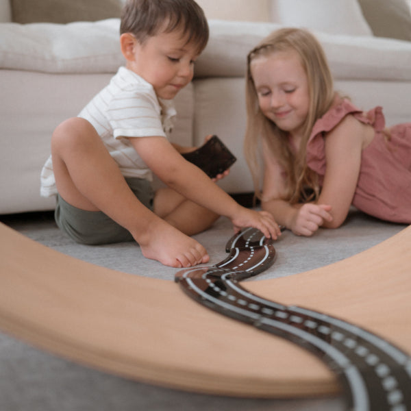 XTRAS: Roads 12-Piece Set – School Crossing